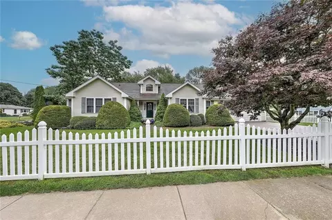 4 Spencer Ct, South Kingstown, RI 02879