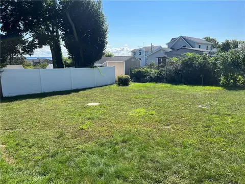 48 Brinton Ave, Warwick, RI 02889 photo 9