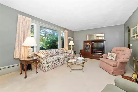 11 Stuart St, Westerly, RI 02891 photo 10