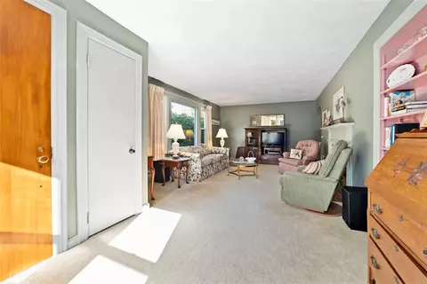 11 Stuart St, Westerly, RI 02891 photo 13