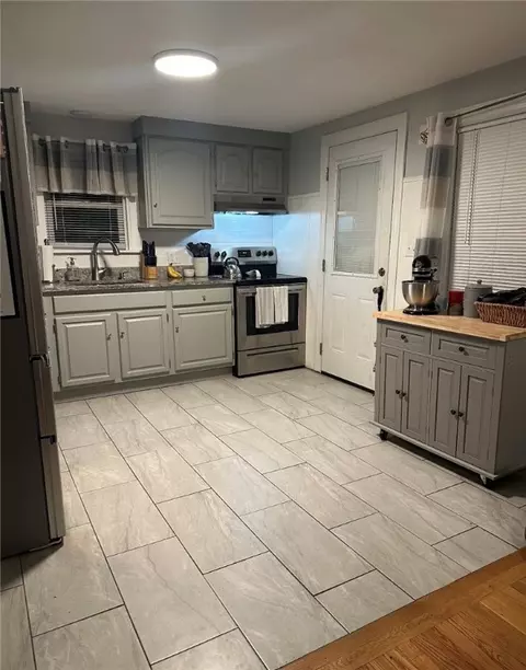 259 Read Ave, Coventry, RI 02816 photo 4