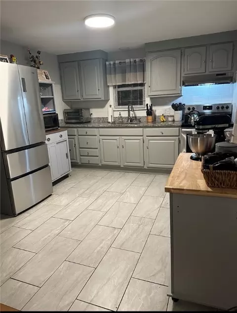 259 Read Ave, Coventry, RI 02816 photo 5