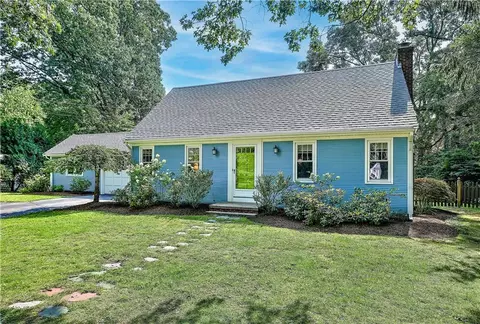 5 Indigo Rd, Barrington, RI 02806
