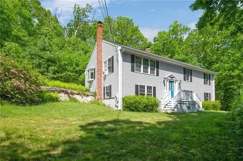 115 Courthouse Ln, Burrillville, RI 02859
