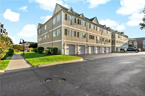 677 Metacom Ave #62, Bristol, RI 02809