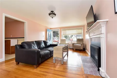 67 Knowles Dr, Warwick, RI 02888 photo 5