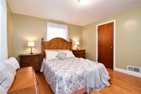 67 Knowles Dr, Warwick, RI 02888 photo 17