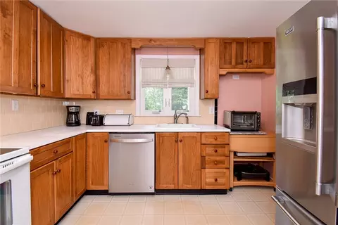 67 Knowles Dr, Warwick, RI 02888 photo 11