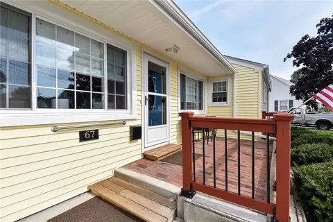 67 Knowles Dr, Warwick, RI 02888 photo 3