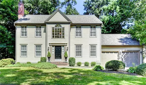 10 Morra Way, Rumford, RI 02916