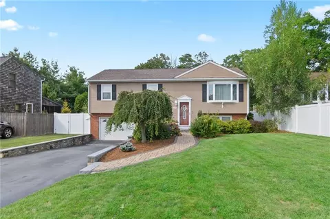 716 Roger Williams Ave, East Providence, RI 02916