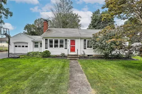 19 Scarborough Rd, Cumberland, RI 02864