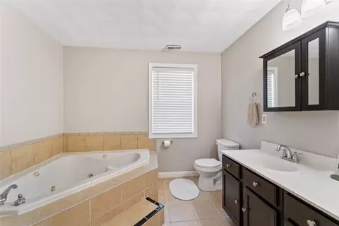 220 Cooper Ave, Woonsocket, RI 02895 photo 31