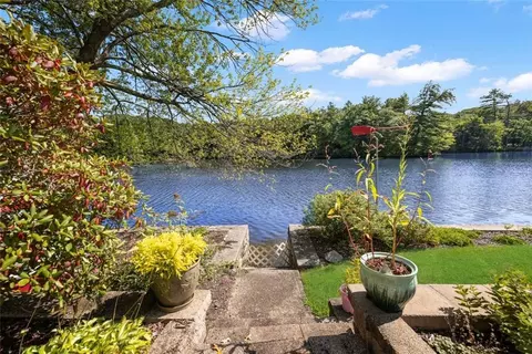 32 Lake Shore Dr, Johnston, RI 02919