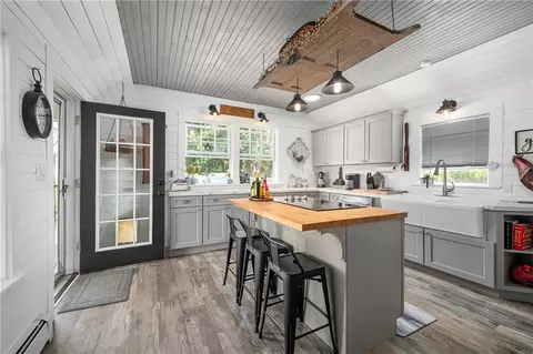 146 Railroad Ave, Burrillville, RI 02830