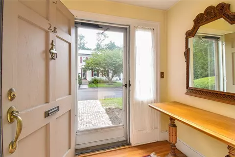 28 Thor Pl, Warwick, RI 02888 photo 5