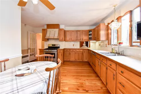 28 Thor Pl, Warwick, RI 02888 photo 15