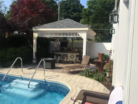 203 Summer St, Woonsocket, RI 02895 photo 9