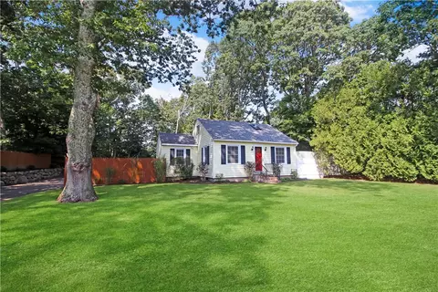 5 Argyle Dr, Westerly, RI 02891 photo 1