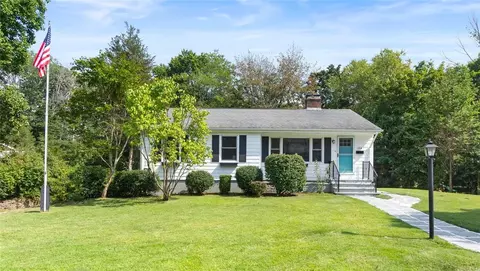 154 Sylvan Dr, East Greenwich, RI 02818