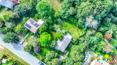 52 Elm Rd, South Kingstown, RI 02879