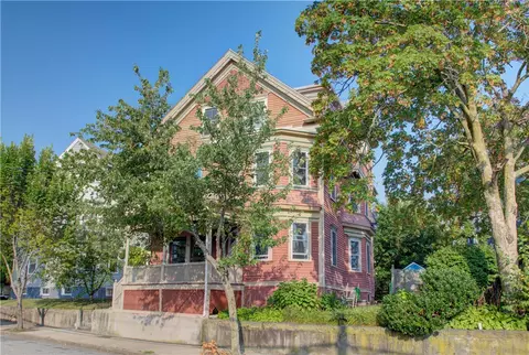73 Holden St #2B, Providence, RI 02908