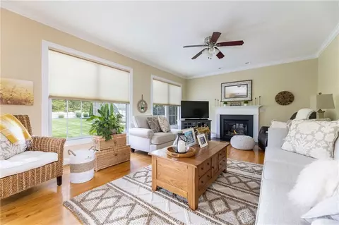 136 Beach St, Westerly, RI 02891 photo 12