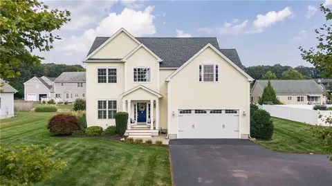 136 Beach St, Westerly, RI 02891 photo 4