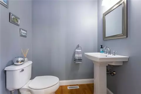 136 Beach St, Westerly, RI 02891 photo 17