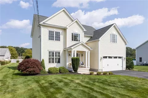 136 Beach St, Westerly, RI 02891 photo 2