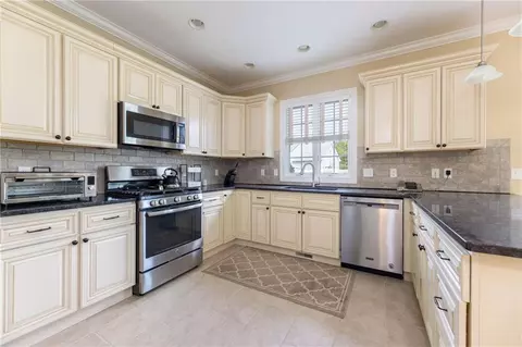 136 Beach St, Westerly, RI 02891 photo 11