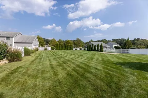 136 Beach St, Westerly, RI 02891 photo 3
