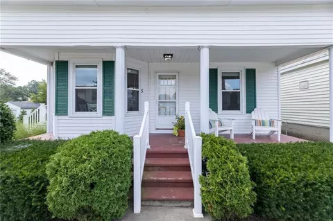 5 Saint Hughes St, Woonsocket, RI 02895 photo 2