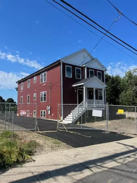 218 Cato St, Woonsocket, RI 02895 photo 3