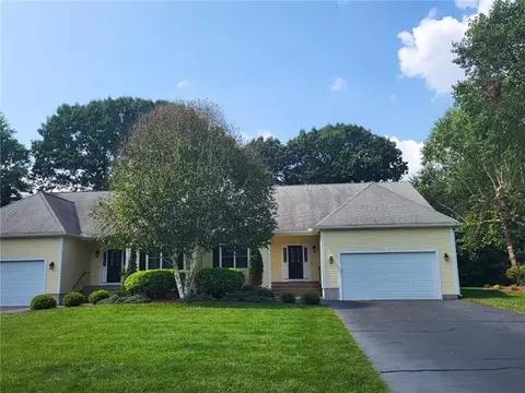55 Crickett Cir #55, East Greenwich, RI 02818