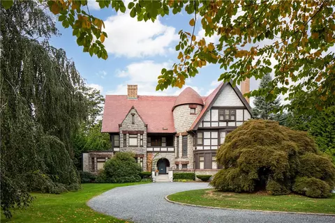 533 Bellevue Ave, Newport, RI 02840
