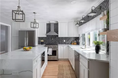 62 Summer St, Westerly, RI 02891 photo 3