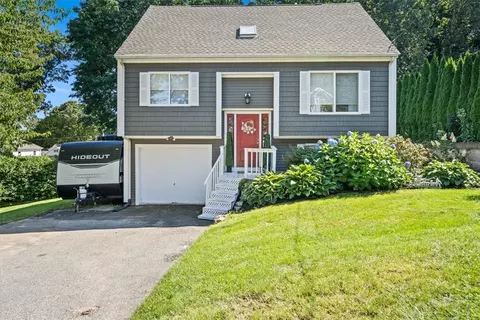 10 Sunview St, Lincoln, RI 02865