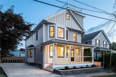 5 Wellington Ave, Newport, RI 02840