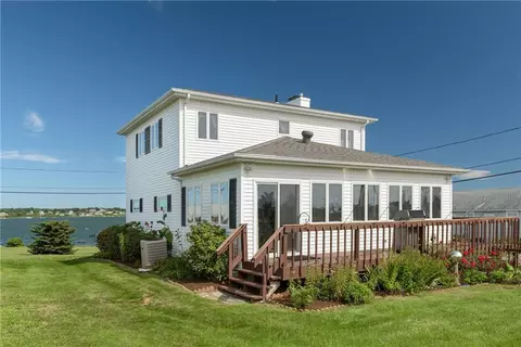 2 Edith Rd, Narragansett, RI 02882