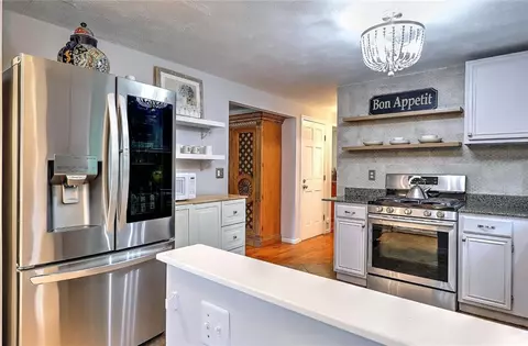 4 Central Ct, Warren, RI 02885 photo 7