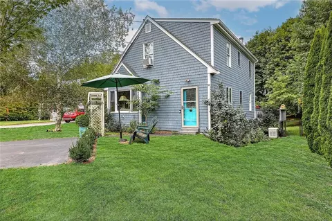 4 Central Ct, Warren, RI 02885 photo 2