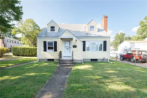 62 Highland Ave, Cumberland, RI 02864