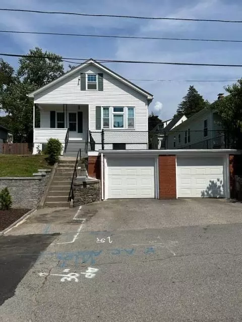 75 Sunset Ave, North Providence, RI 02911