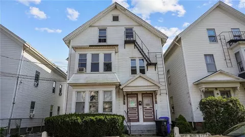 92 Centre St, Pawtucket, RI 02860