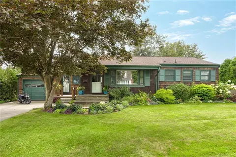 10 Robinson St, Newport, RI 02840