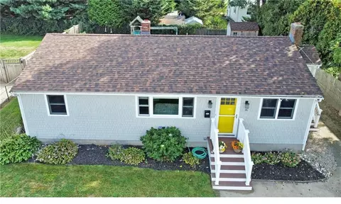 74 Fales Rd, Bristol, RI 02809