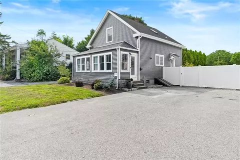 75 Borden Ave, Johnston, RI 02919