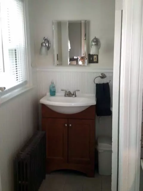 28 Angell St, Woonsocket, RI 02895 photo 7