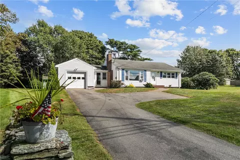 88 Middle Rd, Portsmouth, RI 02871